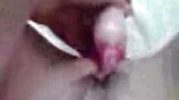 NaughtyAmerica: Big erotik på nätet tit London knullar IT-kille medan han väntar på sin Cyber Monday-dildo på PorrHD