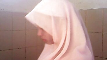 Redhead MILF i Drenched 'n Slippery Bikini Banged porrfilm på nätet