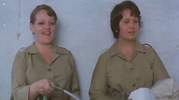 Bossman behöver släppas från Waitresses! med porronline Lacy Lennon