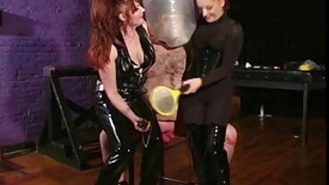 Kelsi Monroe behöver en fet vuxenfilm online pappa kuk upp i röven