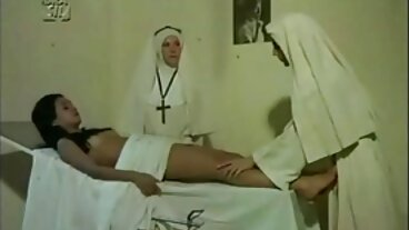 Cumming porrchatta inuti kontorsslampa Kyra
